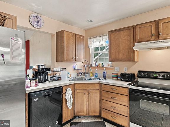5th image of 668 Blossom Hill Ln