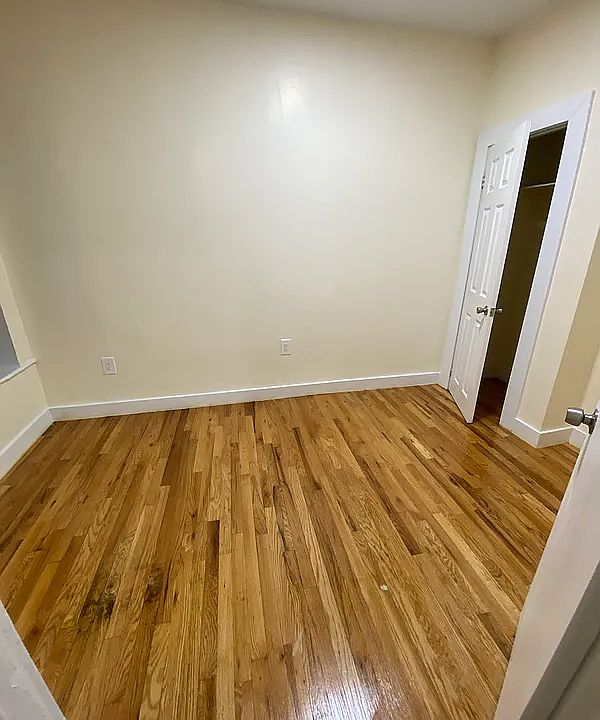 2nd image of 1841 Mohegan Ave APT 7
