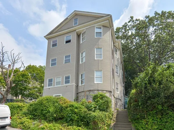 18 Everard St, Worcester, MA 01605