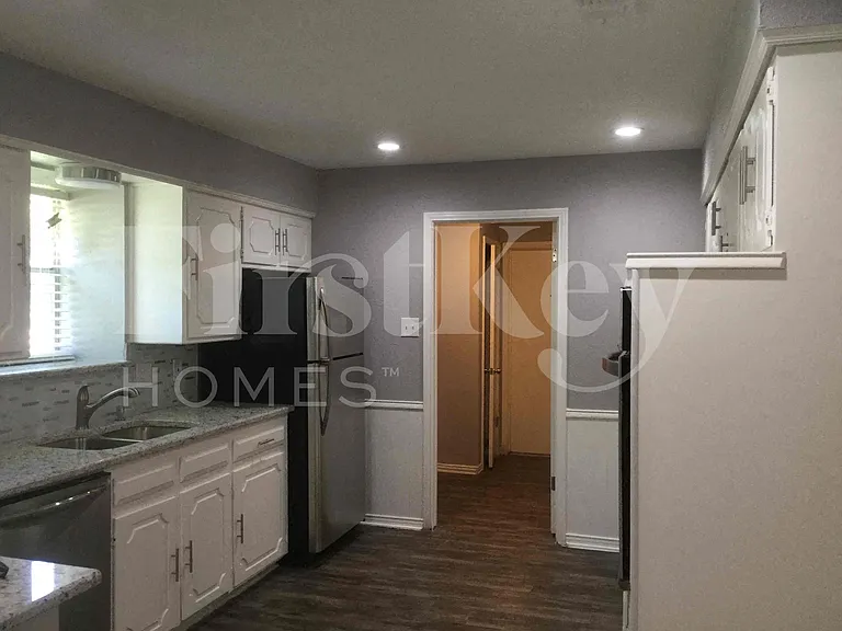 419 Buckingham Pl — Photo 5