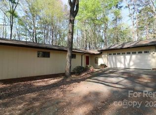 522 Mountainview Dr, Charlotte, NC 28270