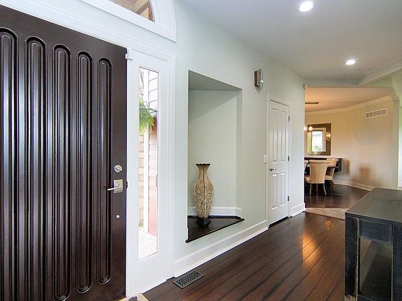 3rd image of 7453 Shaker Run Ln