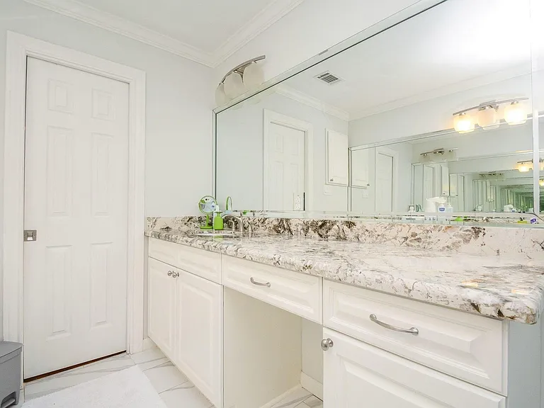 9906 Cedardale Dr — Photo 18