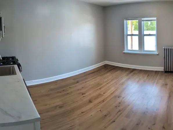 Lower East Side Milwaukee Studio and One bed Apartments- Flexible Lease Terms