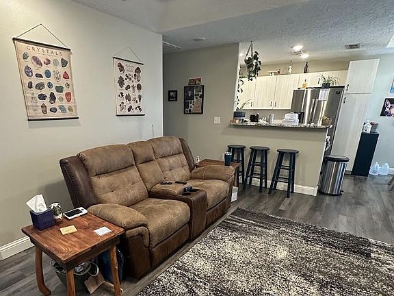 2nd image of 2124 Roadrunner Dr