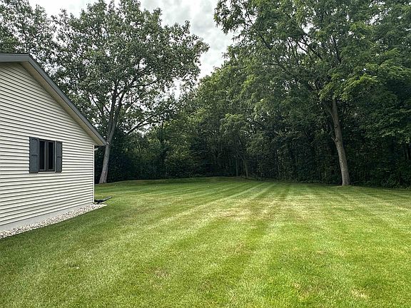 4th image of 585 E Berkshire Ct #B