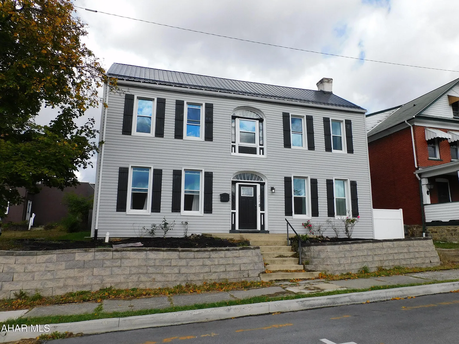209 Mulberry St photo 1
