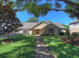 15718 Lakeview Dr, Jersey Village, TX 77040