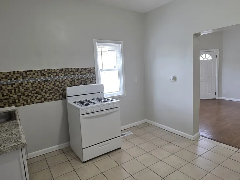 84 Sanford Ave #1 — Photo 20