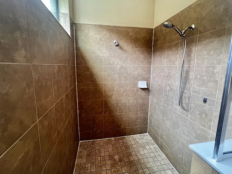 SUPER SPACIOUS DOUBLE SHOWER MASTER BEDROOM ENSUITE OFFERING CONVENIENCE AND LUXURY!