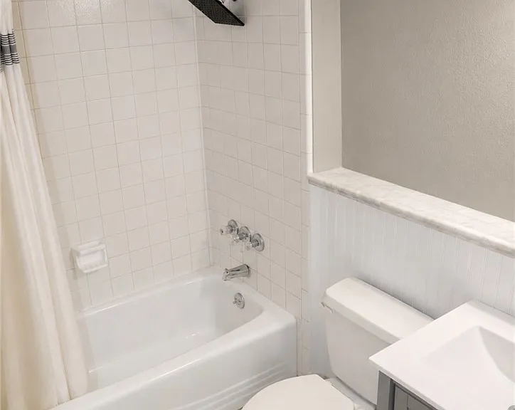 225 Terlingua Dr — Photo 2
