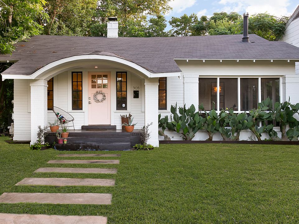 1st image of 305 E Magnolia Ave