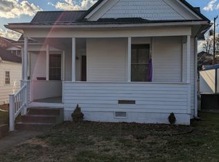 425 Walnut St, Hamlin, WV 25523