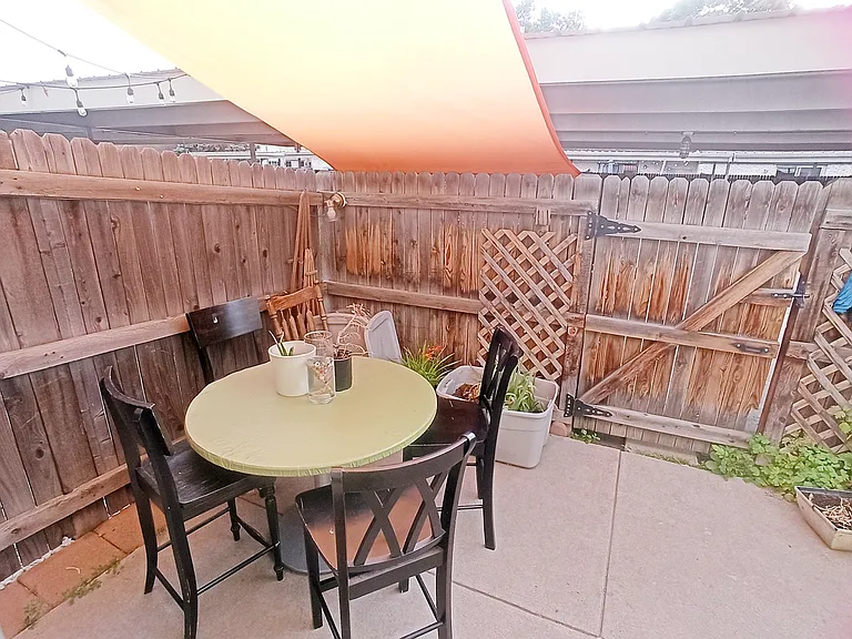 1125 S Monaco Pkwy — Photo 9