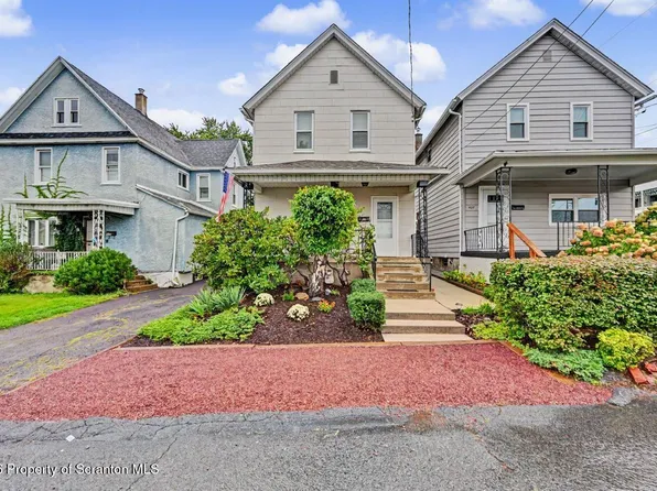 425 E Warren St, Dunmore, PA 18512