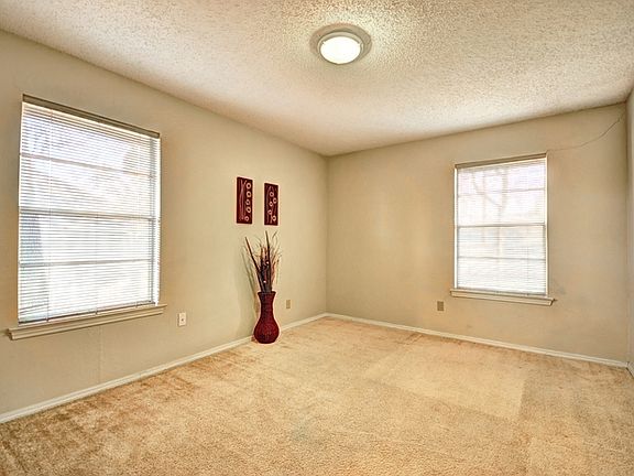 3rd image of 708 Saddlebrook Dr S