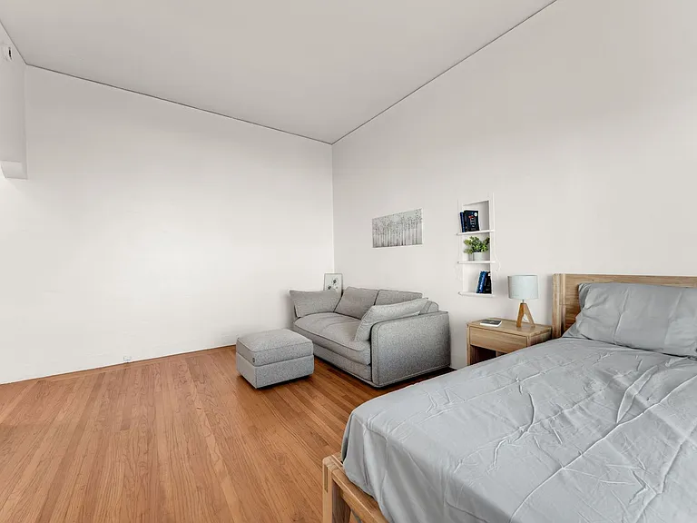 2091 California Street — Photo 11