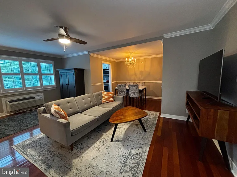 820 S Washington St #226 — Photo 4