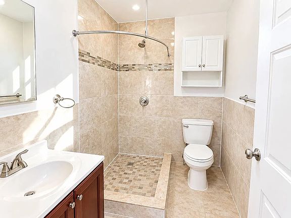 3rd image of 54 Knickerbocker Ave #2N