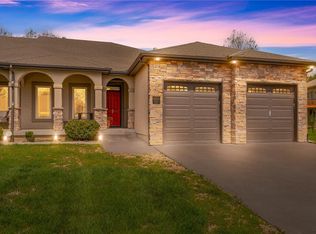 2504 NW Ashurst Dr, Lees Summit, MO 64081
