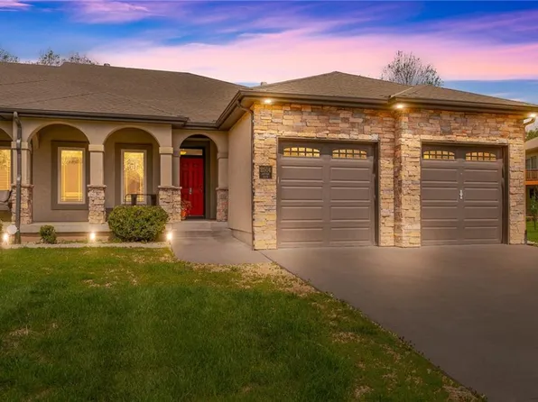 2504 NW Ashurst Dr, Lees Summit, MO 64081