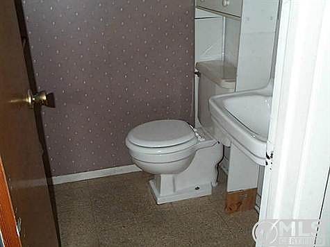 3rd image of 1766 Sherman Dr