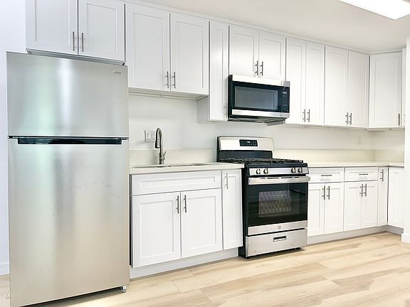 3rd image of 14013 S Budlong Ave #101