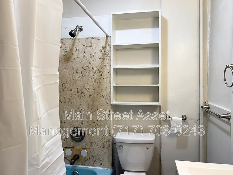 2108 Walnut St #1 — Photo 6