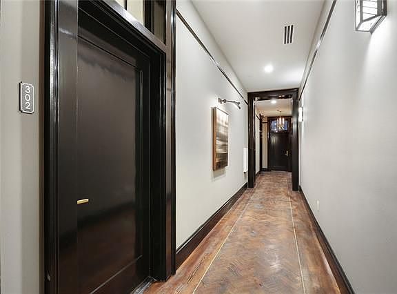 2nd image of 419 Carondelet St Ste 302