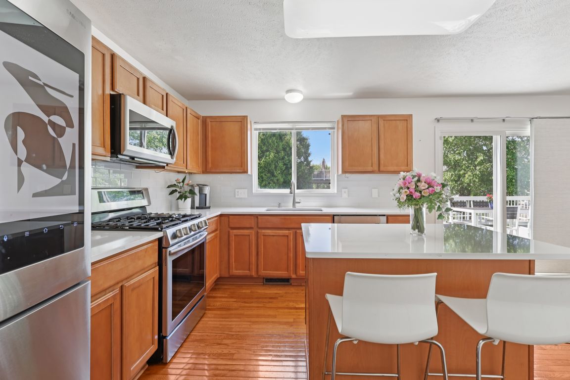 Becket Cir-S2606-013.jpg