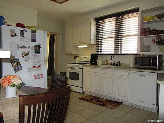 3rd image of 496 Plymouth Ave