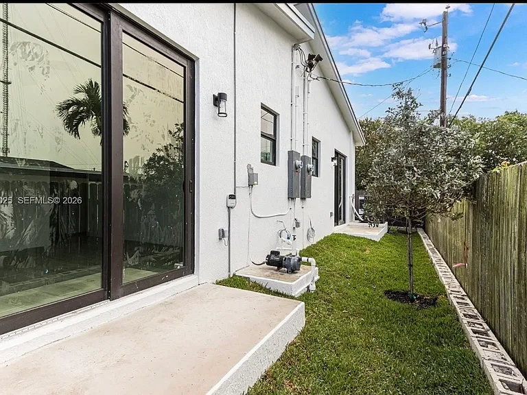 6140 SW 39th St — Photo 5