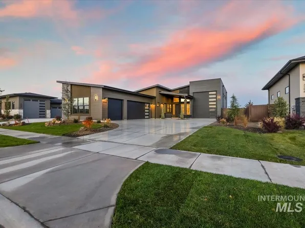 3320 N Fire Flower Ave, Star, ID 83669