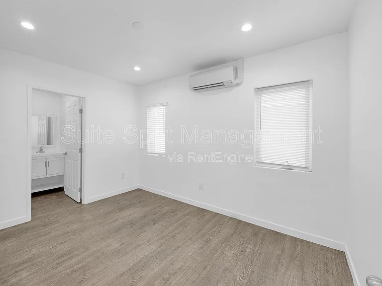 570 N Cambridge St #572-1 — Photo 6