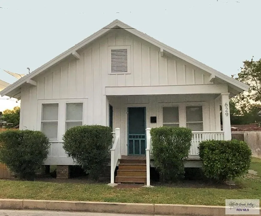 2 bed, 1.0 bath, 904 sqft, $1,000 — Photo 1