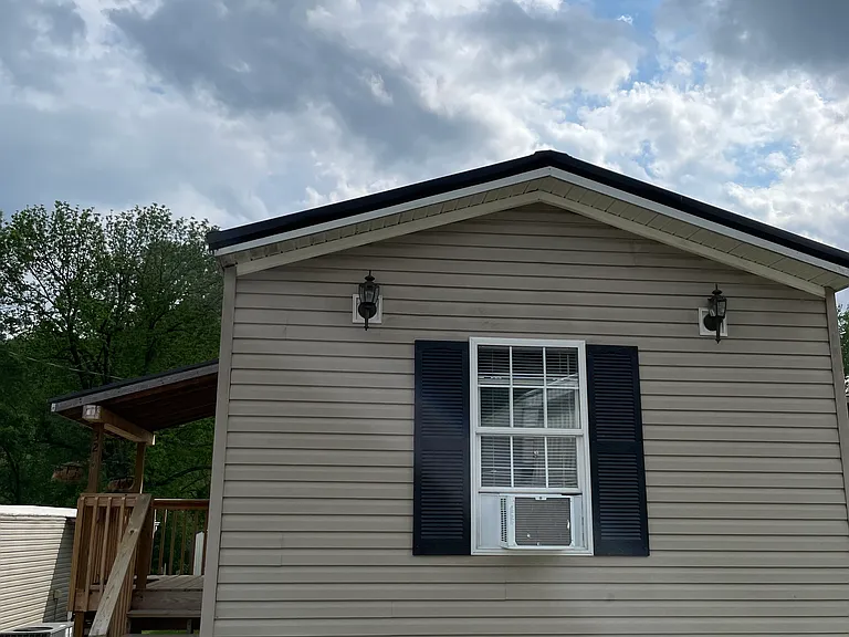 32 Otter Ln — Photo 1