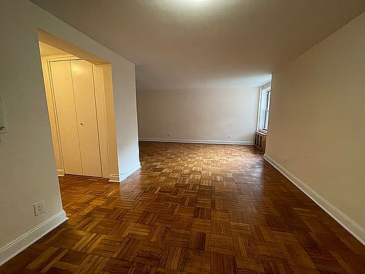 3rd image of 142-10 Roosevelt Ave #114