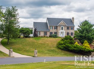 1026 Bonair Dr, Williamsport, PA 17701