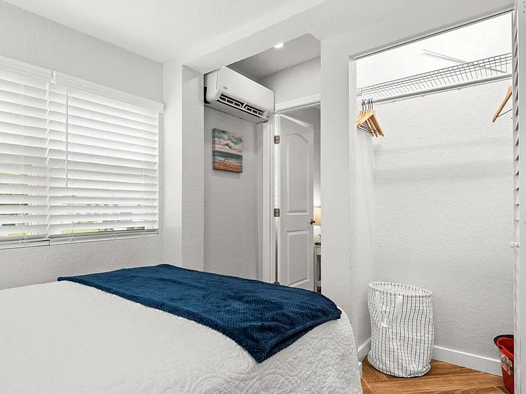 403 Locklie St — Photo 15
