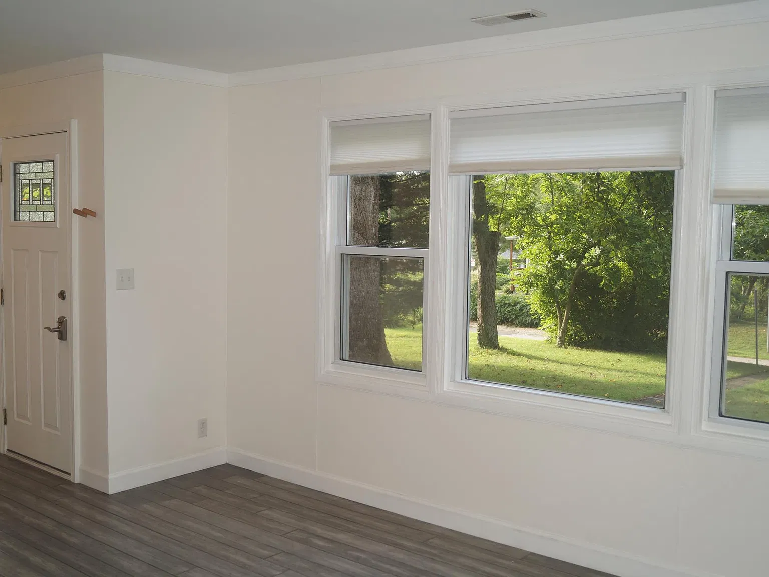 3 bed, 1100 sqft, $2,900 — Photo 2