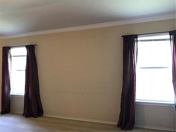 4th image of 601 Decker Dr