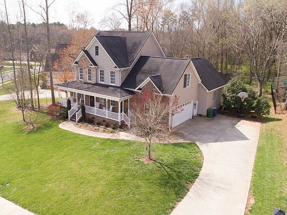 4th image of 133 Creek Side Dr