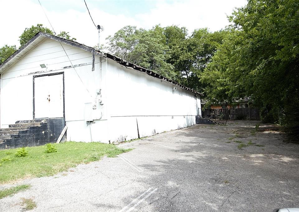 2nd image of 2505 Naoma St