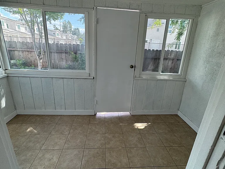 1911 Stagio Dr — Photo 5