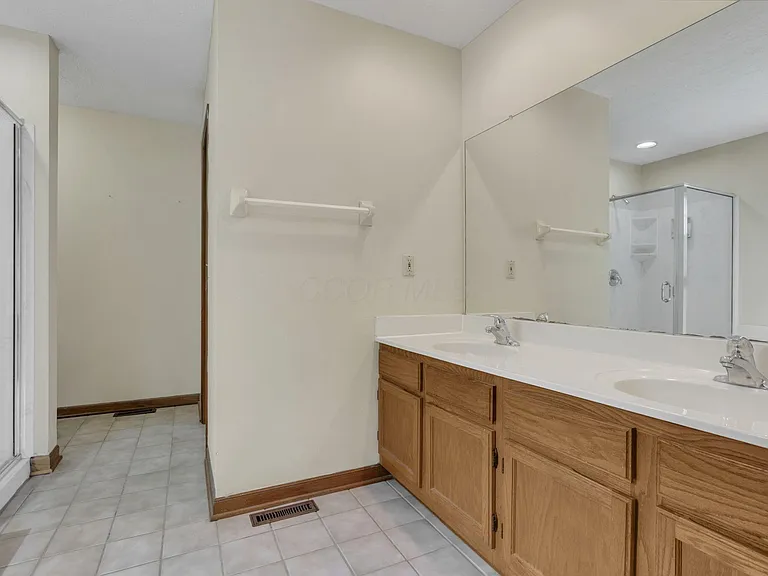 7641 Finbarr Ct — Photo 26