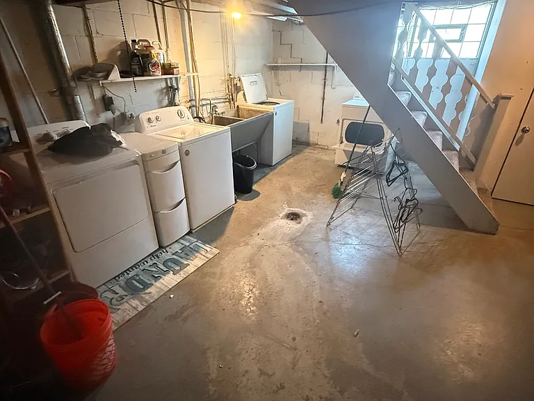 903 Chester Ave #1 — Photo 11