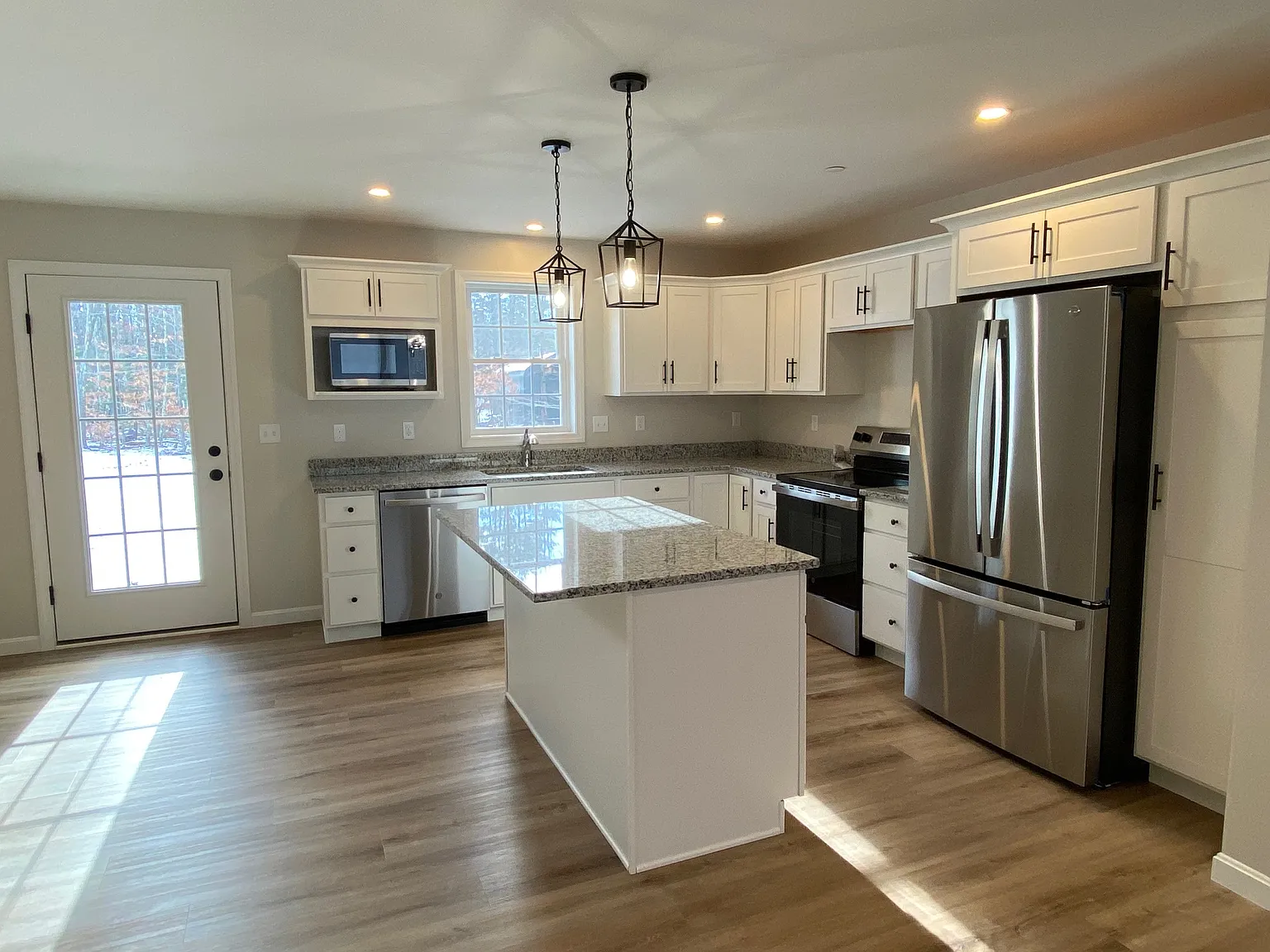 3 bed, 2.5 bath, 1232 sqft, $2,550 — Photo 1
