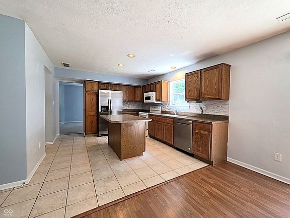 4th image of 820 Trail Ridge Ct