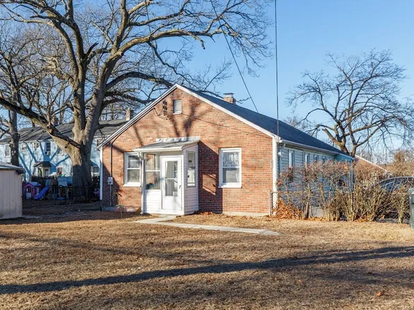 97-99 Fernwold St, Springfield, MA 01104