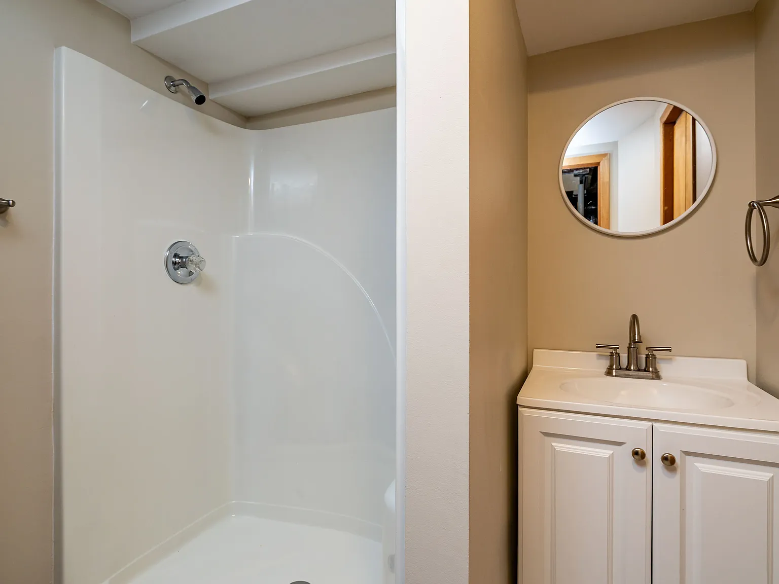 3 bed, 2138 sqft, $2,600 — Photo 1